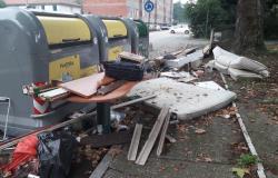 In via Martiri del Kiwu ancora rifiuti abbandonati