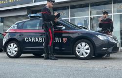 Rubano capi di abbigliamento per 400 euro, fermati dai carabinieri