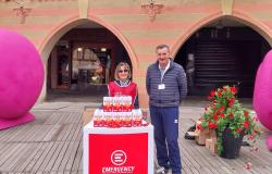 Emergency in piazza Cavour con lo stand Un cantuccio per la Pace