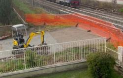 Via Monte Bianco: lavori di ripristino per impedire l'accesso ai binari