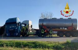 Scontro  tra due mezzi pesanti sulla Sp31bis a Verolengo
