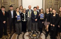 Il Governatore Felice Invernizzi visita il  Rotary Vercelli