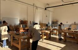 Il manufatto in legno realizzato dagli studenti per i mille anni di Varallo