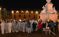 “Cronache di un femminicidio”: flash mob in piazza Cavour