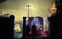 Incendio in un'abitazione nella notte