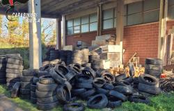 Abbandonano 150 pneumatici usati: tre giovani denunciati