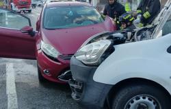 Valduggia, collisione tra tre auto: soccorso uno dei conducenti 