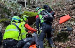 Postua: precipita in una scarpata, escursionista in codice giallo 