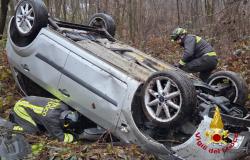Serravalle Sesia: auto finisce fuori strada sulla Sp71