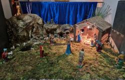 Stroppiana: i presepi "invadono" la chiesa parrocchiale