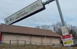 Gattinara: camion con gru "abbatte" il portale d'ingresso in citt&agrave;