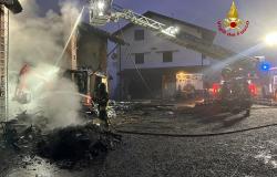 Roppolo: legnaia in fiamme, proprietario soccorso dal 118