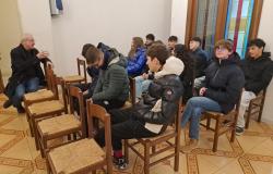 Le classi del Cavour in visita alla chiesa valdese - metodista