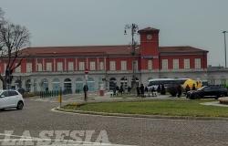 Per tre domeniche  vietato parcheggiare davanti alla stazione ferroviaria