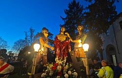 Vercelli, la Processione delle Macchine rinnova il messaggio di fede e rinascita (FOTO)