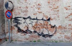 Casale Monferrato: imbratta i muri dell'ex caserma Baronino, denunciato