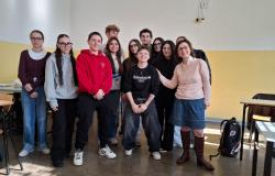 Innamorarsi sui banchi: un percorso di educazione affettiva