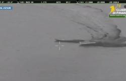 Spettacolare inseguimento in mare e sequestro di 670 chili di droga: il video