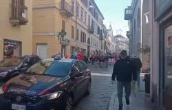 Sciopero generale: in cammino verso la Prefettura di Vercelli per difendere il diritto al lavoro