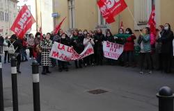  Microport: fischi e slogan contro l'azienda