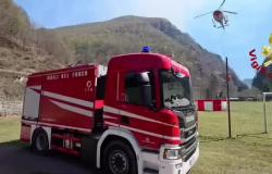 Cravagliana: continuano le operazioni di spegnimento dell'incendio (Video)