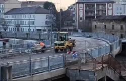 Cavalcaferrovia Belvedere: "Di questo passo, i lavori finiranno ad aprile..."