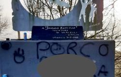 Vercelli: deturpato il monumento a Janusz Korczak