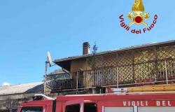 Incendio su un terrazzo