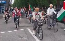 Pedalata pro Palestina per le vie di Vercelli 