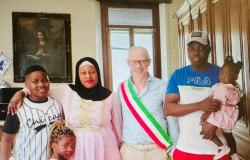 Borgosesia: conferita la cittadinanza italiana a una mamma ghanese
