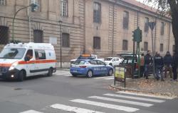 Semafori spenti "attorno" a parco Camana