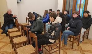 Le classi del Cavour in visita alla chiesa valdese - metodista