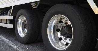 &ldquo;Dal caro gasolio stangata da 2.400 euro per ogni Tir"