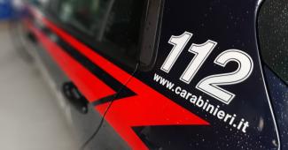 Uomo ferito con un coltello