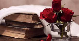 San Valentino, tra riti antichi, poesia e cuori in vetrina