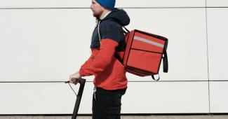 Monopattini elettrici: scattano gli obblighi di targa e assicurazione