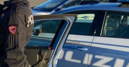 Vercelli: rubano la borsa a una donna in un parcheggio, tre arresti