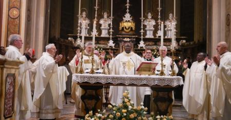 Trino: le immagini dell'ingresso di don Claude Tossou 