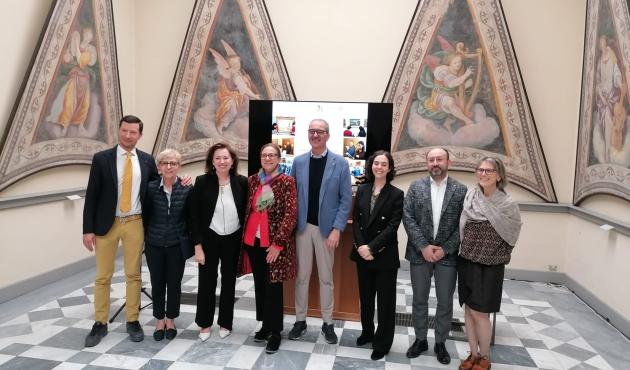 Museo Borgogna Silent Reading