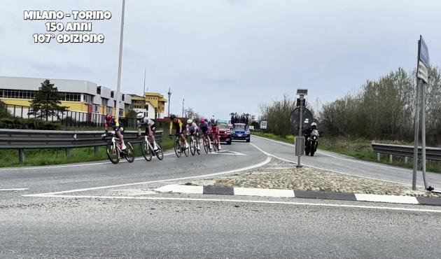 Milano-Torino 2026, il passaggio della corsa Vercelli (il video)