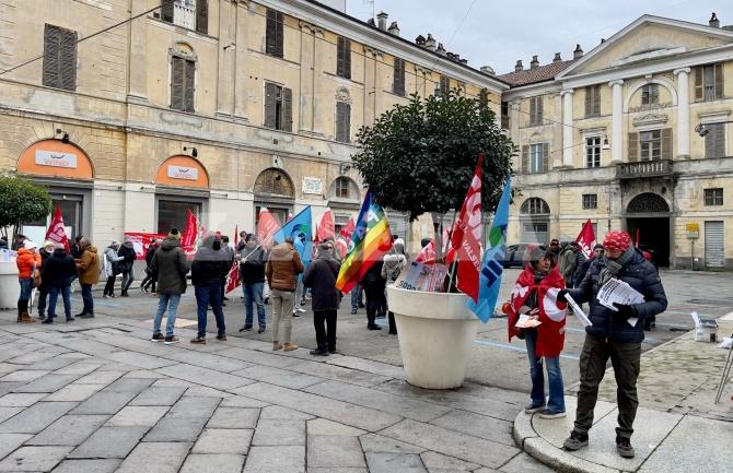 Sciopero generale 15 dicembre Cgil e Uil Vercelli (Foto Morera)