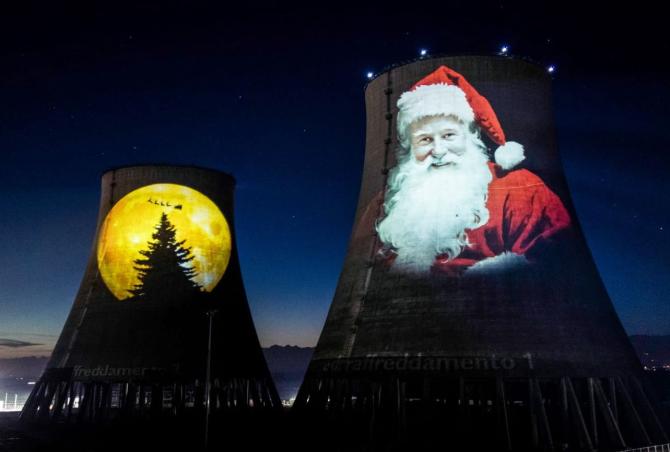 Il Babbo Natale più grande del mondo a Leri Cavour