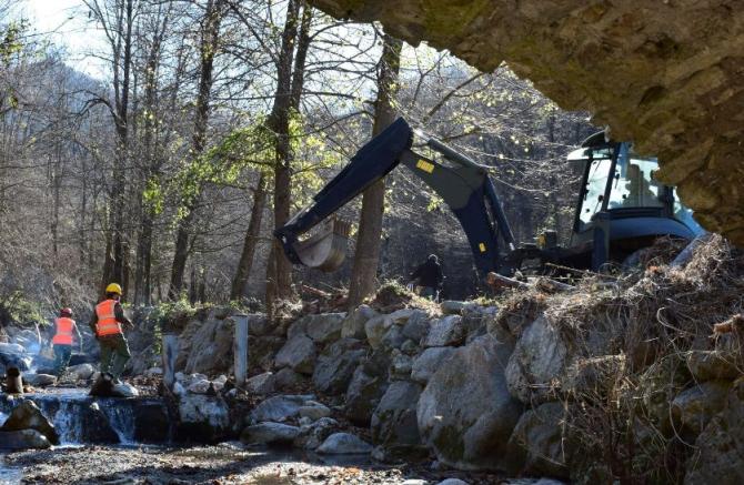 Esercito al torrente Cervo