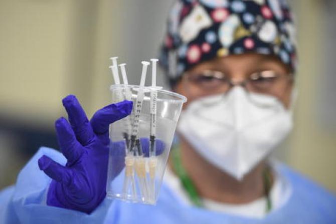 Medici e infermieri "No vax": in Piemonte 20 mila rischiano la sospensione