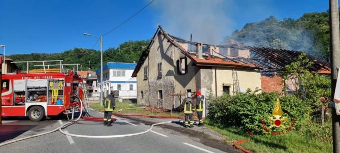 Valduggia incendio stalla