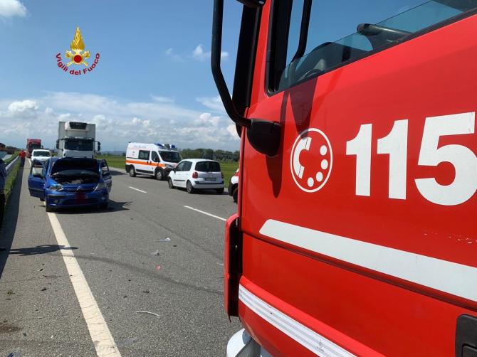 intervento dei vigili del fuoco sulla sp 143