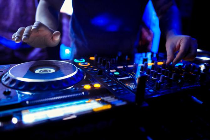 Dj