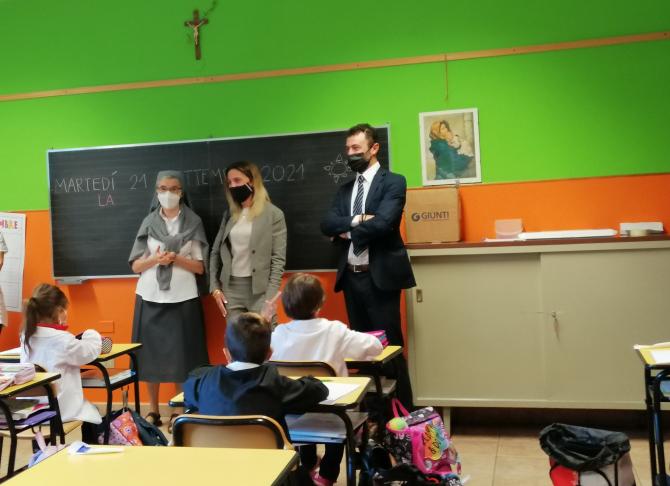 Suor Giancarla Galazzi,  assessore Chiorino ed Emanuele Pozzolo