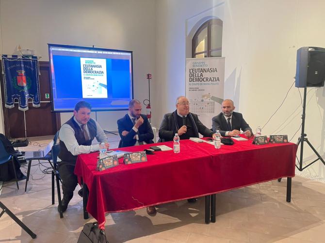 L'eutanasia della democrazia