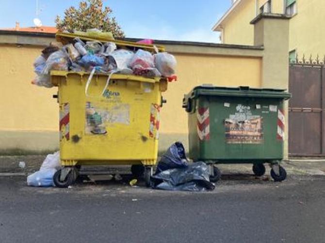 Rifiuti via Giolito